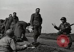 Standbild deutschen Gefangenen Anzio Italien, 1944, aus Sekunde 3 historischem Filmmaterial Videoclip 65675059420