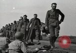 Standbild deutschen Gefangenen Anzio Italien, 1944, aus Sekunde 5 historischem Filmmaterial Videoclip 65675059420