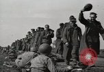 Standbild deutschen Gefangenen Anzio Italien, 1944, aus Sekunde 15 historischem Filmmaterial Videoclip 65675059420