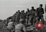 Standbild deutschen Gefangenen Anzio Italien, 1944, aus Sekunde 17 historischem Filmmaterial Videoclip 65675059420