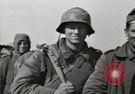 Standbild deutschen Gefangenen Anzio Italien, 1944, aus Sekunde 20 historischem Filmmaterial Videoclip 65675059420