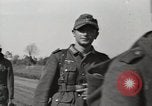 Standbild deutschen Gefangenen Anzio Italien, 1944, aus Sekunde 25 historischem Filmmaterial Videoclip 65675059420