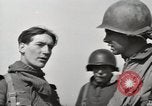 Standbild deutschen Gefangenen Anzio Italien, 1944, aus Sekunde 38 historischem Filmmaterial Videoclip 65675059420