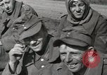 Standbild deutschen Gefangenen Anzio Italien, 1944, aus Sekunde 51 historischem Filmmaterial Videoclip 65675059420