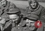 Standbild deutschen Gefangenen Anzio Italien, 1944, aus Sekunde 52 historischem Filmmaterial Videoclip 65675059420