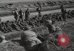Standbild deutschen Gefangenen Anzio Italien, 1944, aus Sekunde 60 historischem Filmmaterial Videoclip 65675059420