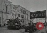 Standbild USA Armee Neapel Italien, 1943, aus Sekunde 1 historischem Filmmaterial Videoclip 65675059423