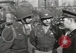 Immagine di Ottantaduesima AirBorne Division homecoming parade New York City USA, 1946, secondo 7 filmato di repertorio 65675059429