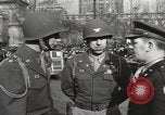 Immagine di Ottantaduesima AirBorne Division homecoming parade New York City USA, 1946, secondo 10 filmato di repertorio 65675059429