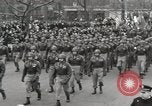 Immagine di Ottantaduesima AirBorne Division homecoming parade New York City USA, 1946, secondo 27 filmato di repertorio 65675059429