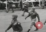 Immagine di Ottantaduesima AirBorne Division homecoming parade New York City USA, 1946, secondo 34 filmato di repertorio 65675059429