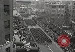 Immagine di Ottantaduesima AirBorne Division homecoming parade New York City USA, 1946, secondo 41 filmato di repertorio 65675059429