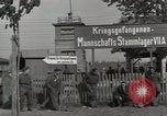 Image German POW camp Stalag VII-A Moosburg Allemagne Bavière, 1945, de la seconde 12 séquences d'archives historiques vidéo 65675059434