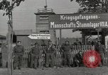 Image German POW camp Stalag VII-A Moosburg Allemagne Bavière, 1945, de la seconde 19 séquences d'archives historiques vidéo 65675059434