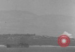 Standbild shell Burst Italien, 1943, aus Sekunde 10 historischem Filmmaterial Videoclip 65675059451