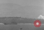 Standbild shell Burst Italien, 1943, aus Sekunde 12 historischem Filmmaterial Videoclip 65675059451