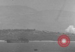 Standbild shell Burst Italien, 1943, aus Sekunde 13 historischem Filmmaterial Videoclip 65675059451