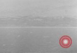 Standbild shell Burst Italien, 1943, aus Sekunde 19 historischem Filmmaterial Videoclip 65675059451