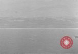 Standbild shell Burst Italien, 1943, aus Sekunde 20 historischem Filmmaterial Videoclip 65675059451