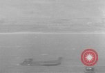 Standbild shell Burst Italien, 1943, aus Sekunde 24 historischem Filmmaterial Videoclip 65675059451
