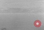 Standbild shell Burst Italien, 1943, aus Sekunde 26 historischem Filmmaterial Videoclip 65675059451