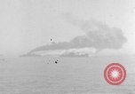 Standbild shell Burst Italien, 1943, aus Sekunde 43 historischem Filmmaterial Videoclip 65675059451