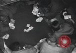 Standbild amerikanische Soldaten im Englischen Kanal, 1944, aus Sekunde 18 historischem Filmmaterial Videoclip 65675059458