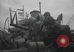 Standbild amerikanische Soldaten im Englischen Kanal, 1944, aus Sekunde 43 historischem Filmmaterial Videoclip 65675059458