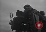 Standbild amerikanische Soldaten im Englischen Kanal, 1944, aus Sekunde 53 historischem Filmmaterial Videoclip 65675059458