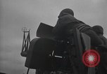 Standbild amerikanische Soldaten im Englischen Kanal, 1944, aus Sekunde 54 historischem Filmmaterial Videoclip 65675059458