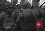 Standbild amerikanische Soldaten im Englischen Kanal, 1944, aus Sekunde 60 historischem Filmmaterial Videoclip 65675059458