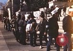 Standbild Militärs Protest Krieg in Vietnam Washington DC USA, 1969, aus Sekunde 35 historischem Filmmaterial Videoclip 65675059483