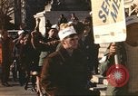 Standbild Militärs Protest Krieg in Vietnam Washington DC USA, 1969, aus Sekunde 46 historischem Filmmaterial Videoclip 65675059483