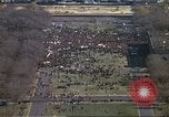 Standbild Marsch gegen den Krieg in Vietnam Washington DC USA, 1969, aus Sekunde 6 historischem Filmmaterial Videoclip 65675059488