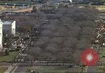 Standbild Marsch gegen den Krieg in Vietnam Washington DC USA, 1969, aus Sekunde 11 historischem Filmmaterial Videoclip 65675059488