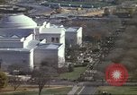 Standbild Marsch gegen den Krieg in Vietnam Washington DC USA, 1969, aus Sekunde 13 historischem Filmmaterial Videoclip 65675059488
