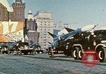Standbild armor Parade Moskau Russland Sowjetunion, 1974, aus Sekunde 58 historischem Filmmaterial Videoclip 65675059489