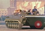 Standbild armor Parade Moskau Russland Sowjetunion, 1974, aus Sekunde 16 historischem Filmmaterial Videoclip 65675059490