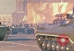 Standbild armor Parade Moskau Russland Sowjetunion, 1974, aus Sekunde 17 historischem Filmmaterial Videoclip 65675059490