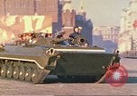 Standbild armor Parade Moskau Russland Sowjetunion, 1974, aus Sekunde 21 historischem Filmmaterial Videoclip 65675059490