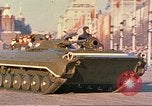 Standbild armor Parade Moskau Russland Sowjetunion, 1974, aus Sekunde 22 historischem Filmmaterial Videoclip 65675059490