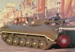 Standbild armor Parade Moskau Russland Sowjetunion, 1974, aus Sekunde 23 historischem Filmmaterial Videoclip 65675059490