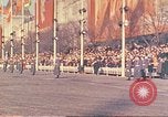 Standbild armor Parade Moskau Russland Sowjetunion, 1974, aus Sekunde 25 historischem Filmmaterial Videoclip 65675059490