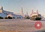 Standbild armor Parade Moskau Russland Sowjetunion, 1974, aus Sekunde 30 historischem Filmmaterial Videoclip 65675059490