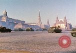 Standbild armor Parade Moskau Russland Sowjetunion, 1974, aus Sekunde 32 historischem Filmmaterial Videoclip 65675059490