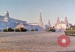 Standbild armor Parade Moskau Russland Sowjetunion, 1974, aus Sekunde 35 historischem Filmmaterial Videoclip 65675059490