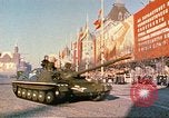 Standbild armor Parade Moskau Russland Sowjetunion, 1974, aus Sekunde 42 historischem Filmmaterial Videoclip 65675059490