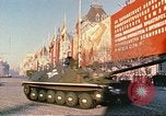 Standbild armor Parade Moskau Russland Sowjetunion, 1974, aus Sekunde 46 historischem Filmmaterial Videoclip 65675059490