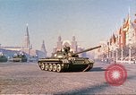 Standbild armor Parade Moskau Russland Sowjetunion, 1974, aus Sekunde 56 historischem Filmmaterial Videoclip 65675059490