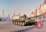 Standbild armor Parade Moskau Russland Sowjetunion, 1974, aus Sekunde 57 historischem Filmmaterial Videoclip 65675059490